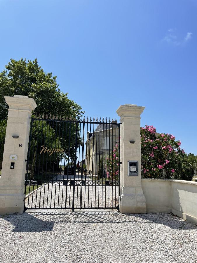 Chateau De Neyran D'hotes & Bed and breakfast Soulac-sur-Mer